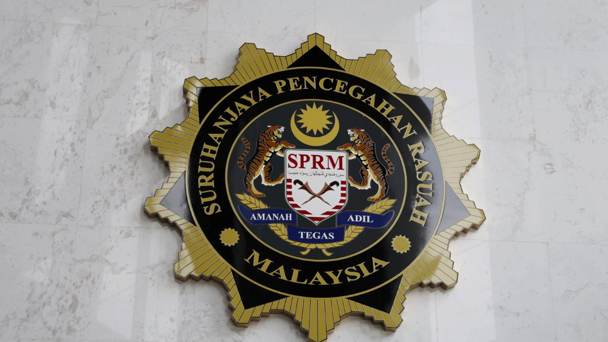 Prison Officer Held Over RM3,000 Smuggling Scheme