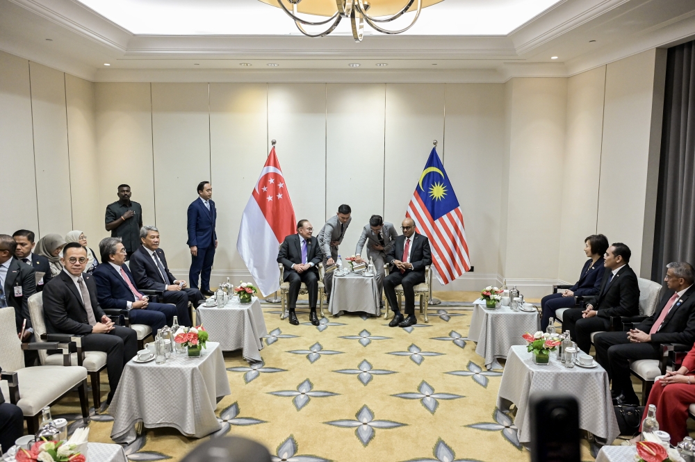Singapore President Tharman Shanmugaratnam Meets PM Anwar During Kuala Lumpur State Visit