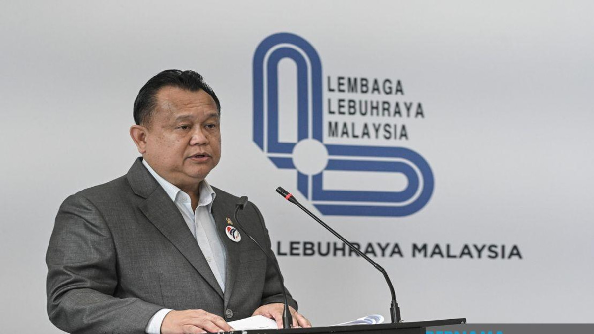 Government Invests RM25.2 Million in Solar LED Lights for Accident-Prone Highways