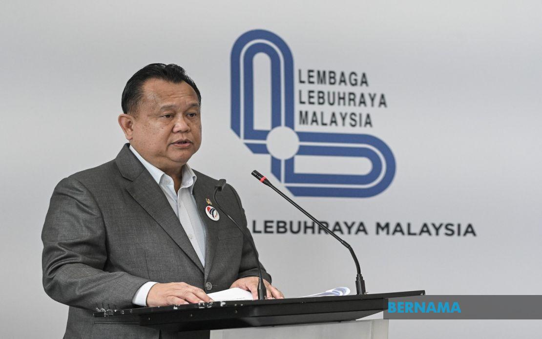 Government Invests RM25.2 Million in Solar LED Lights for Accident-Prone Highways