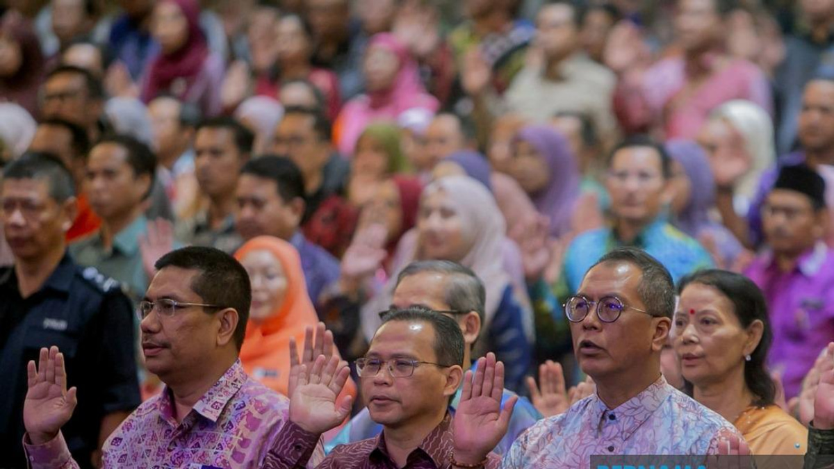 Civil Service Excellence Vital to Malaysia's Progress, Says PM Anwar