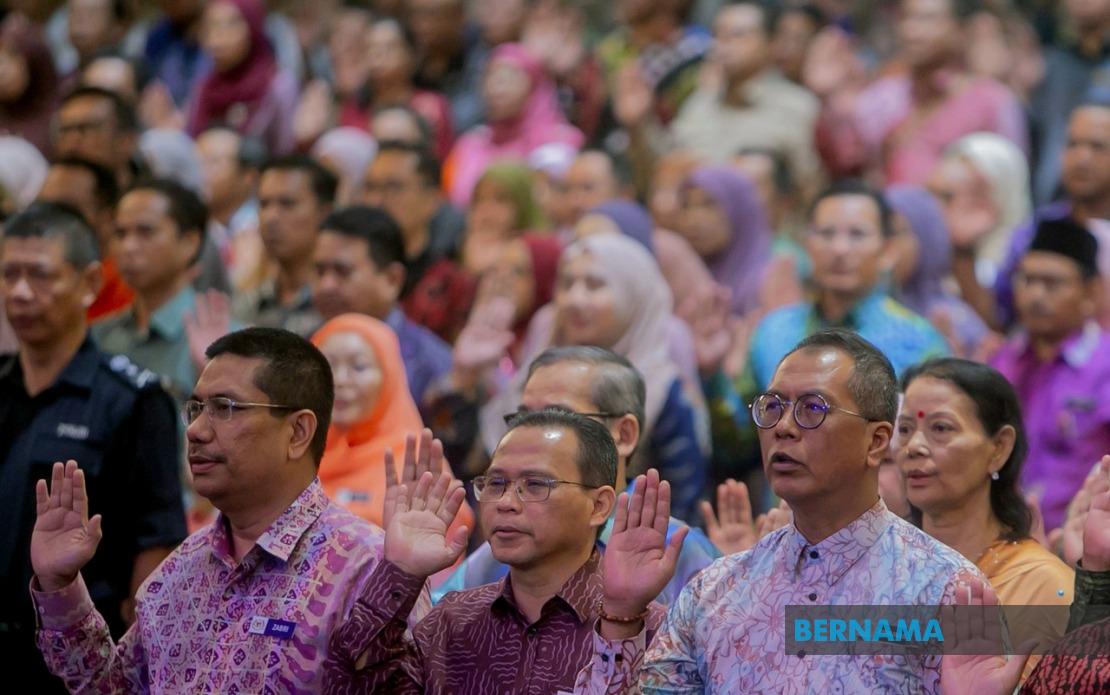 Civil Service Excellence Vital to Malaysia's Progress, Says PM Anwar