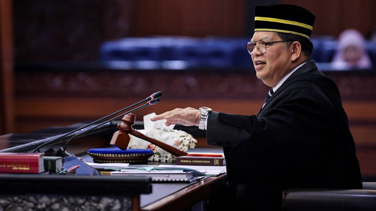 Speaker Johari Warns MPs Against Skipping Parliament Without Justification