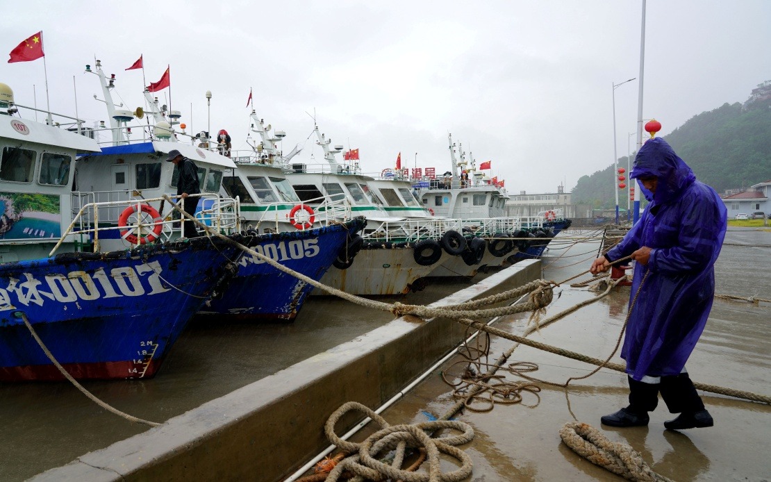Zhejiang Escalates Typhoon Dolphin Response as Severe Weather Bears Down on Eastern China