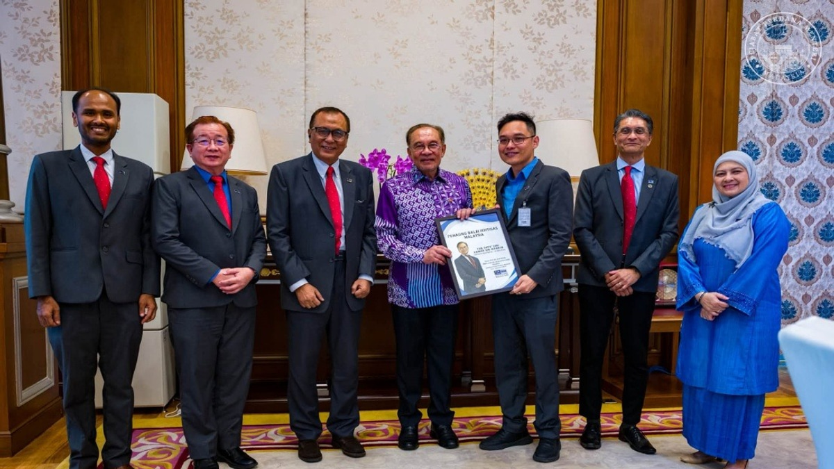 PM Anwar Prioritises AI and Professional Development in BIM Meeting