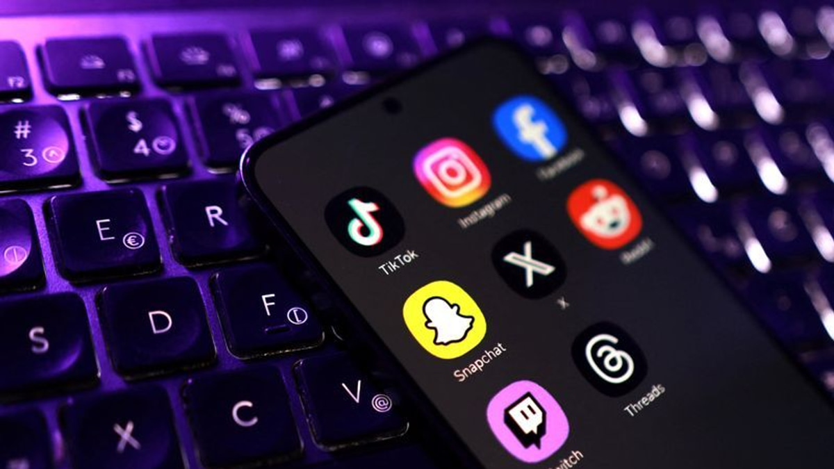 UK Study Shows Teen Sleep and Wellbeing Improve With Social Media Limits, Though Enforcement Remains Challenging