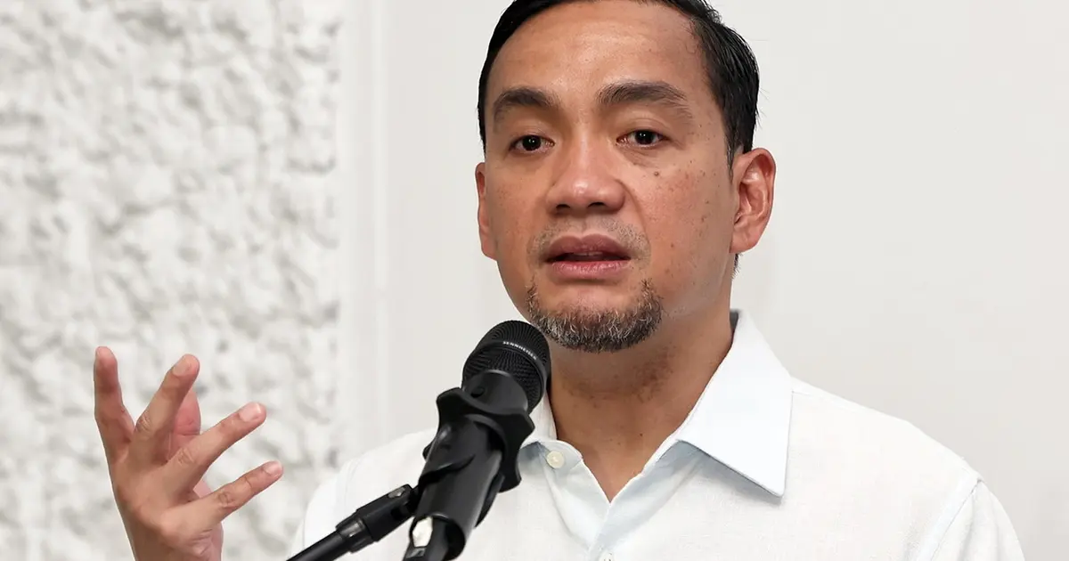 Johor MB Should Use Track Record to Counter Critics, Not Royal Institution