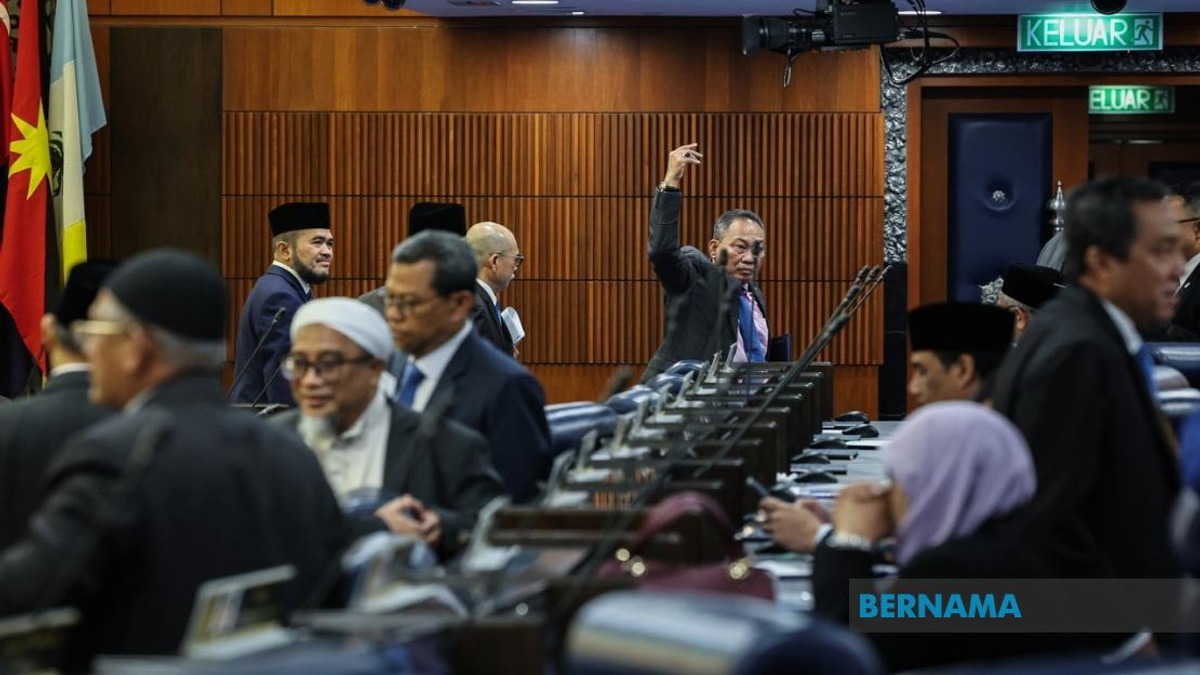 Anwar Dismisses Opposition Attempts to Politicise Tabung Haji Scandal