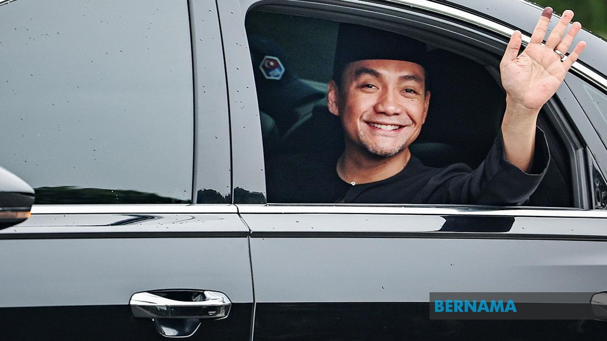 Onn Hafiz Takes Office as Johor Menteri Besar Following BN's Election Victory