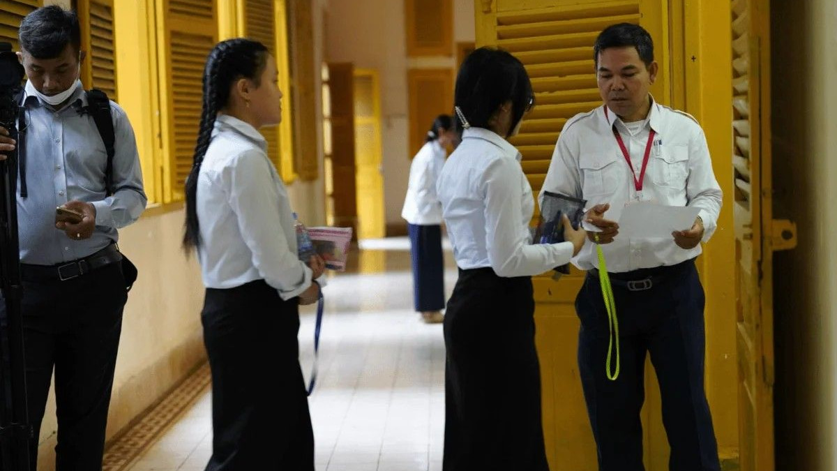 Cambodia's Grade 12 Exams Begin Amid Ongoing Thai Border Crisis