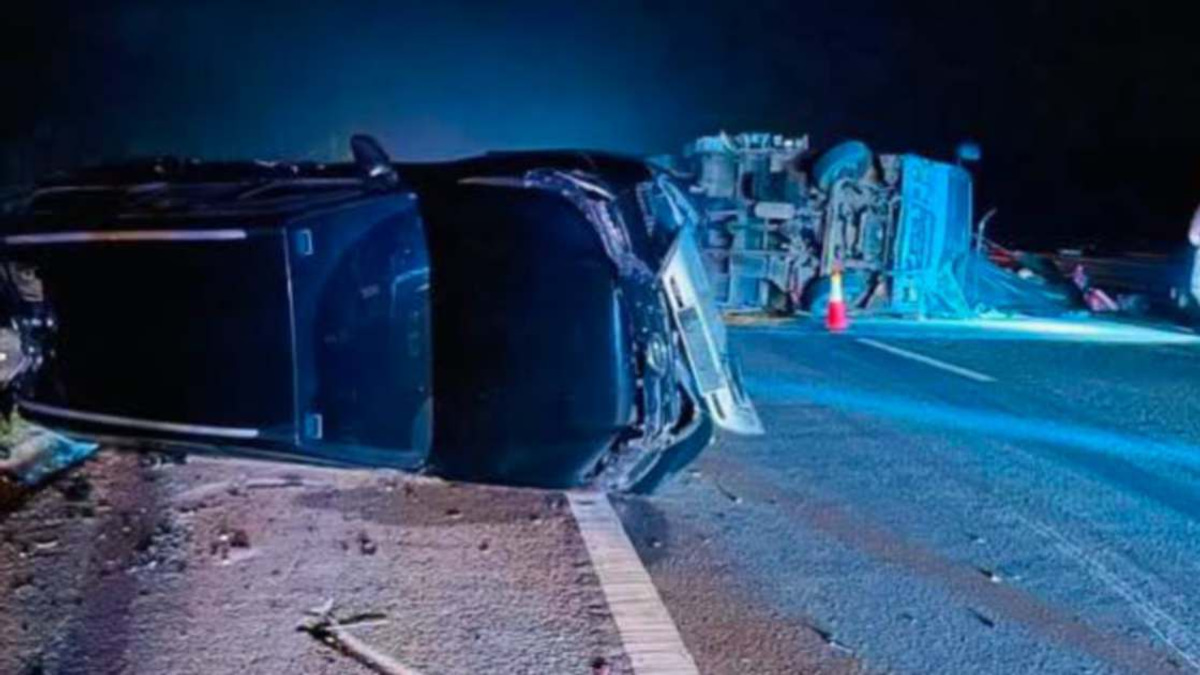 Deputy PM's Media Team in Roadside Drama as Multi-Vehicle Crash Injures Seven on East Coast Expressway