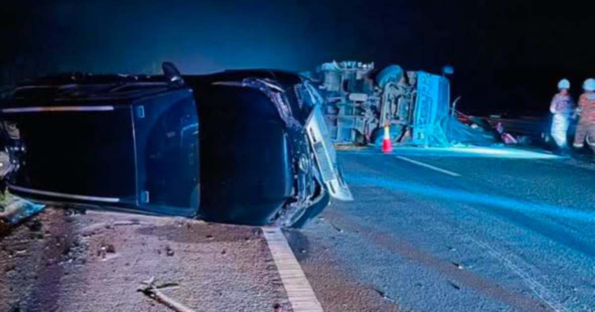 Deputy PM's Media Team in Roadside Drama as Multi-Vehicle Crash Injures Seven on East Coast Expressway