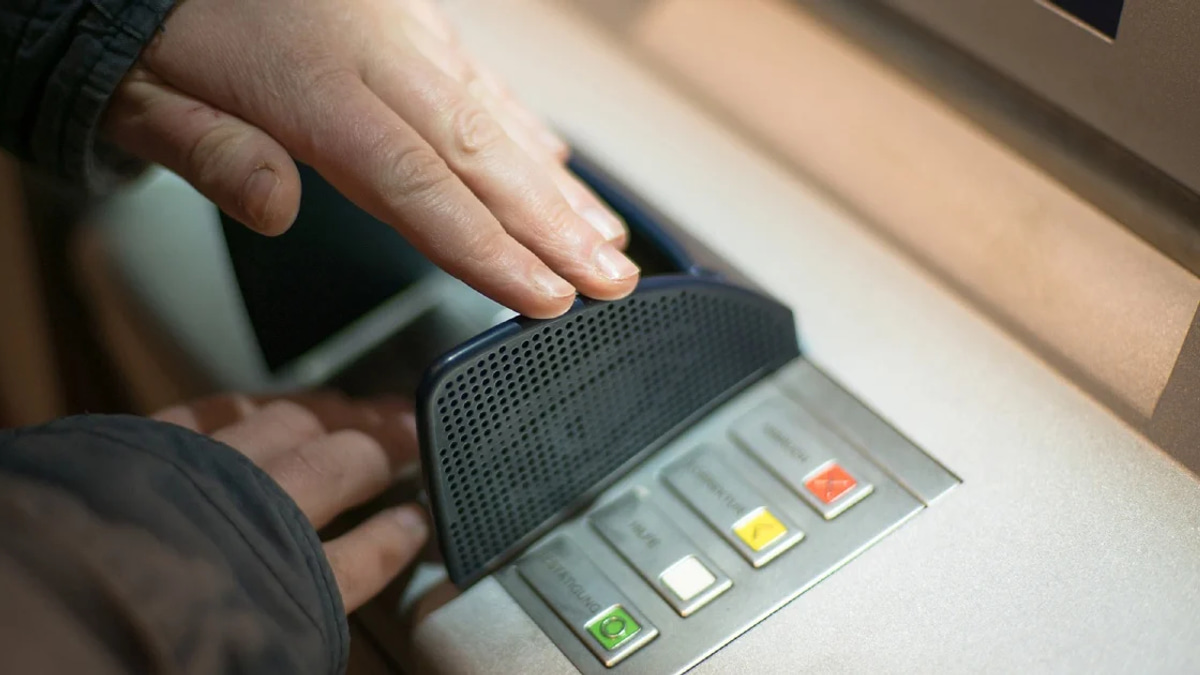 Three Malaysian Men Held in Singapore for Alleged Cash Collection Scam Operation