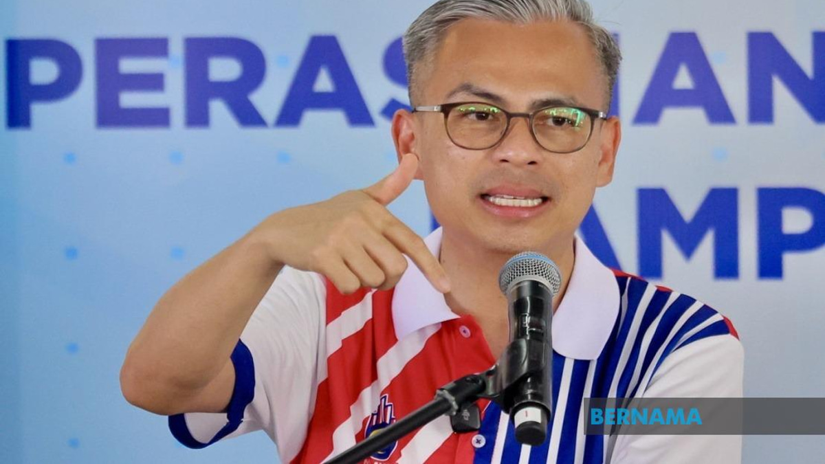 Fahmi Condemns Fake WhatsApp Account Impersonating PH's Endau Candidate in Johor Campaign