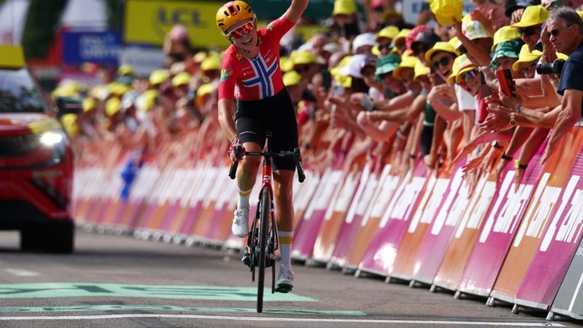 Norwegian cyclist Haugset wins Tour de France Femmes stage, claims yellow jersey