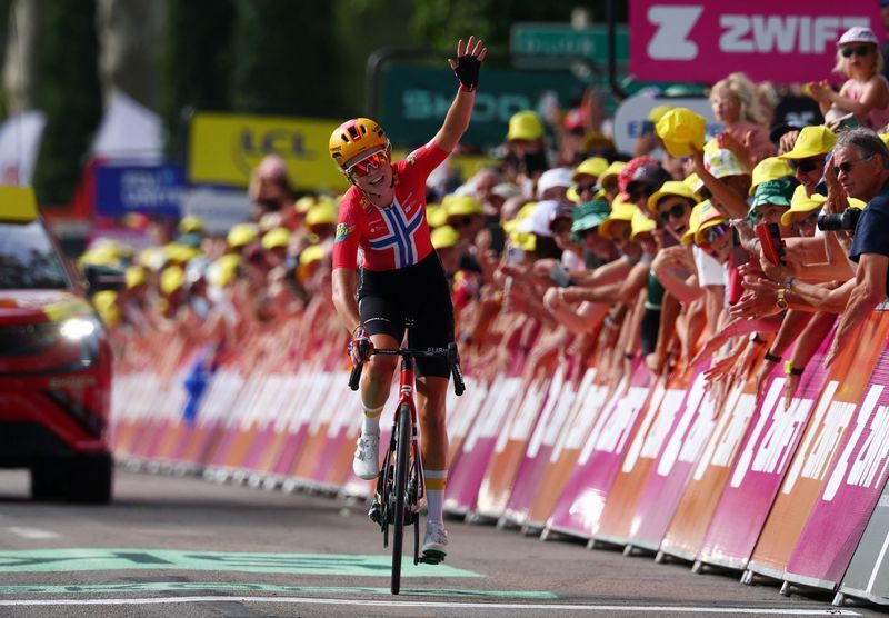 Norwegian cyclist Haugset wins Tour de France Femmes stage, claims yellow jersey