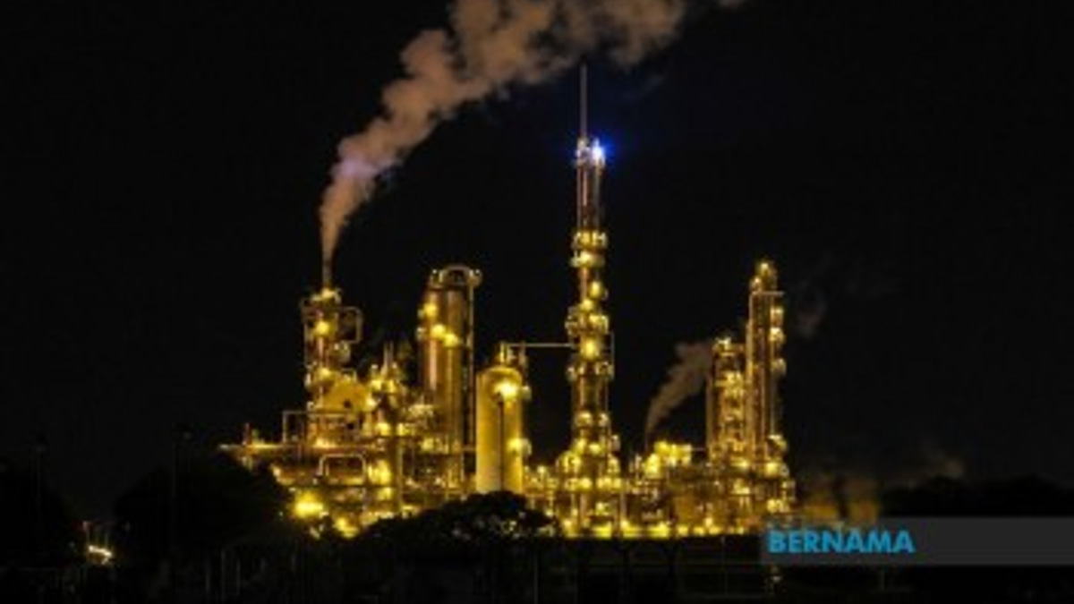 Malaysia Must Balance Energy Security with Fiscal Responsibility in Oil Reserve Strategy, Economist Warns