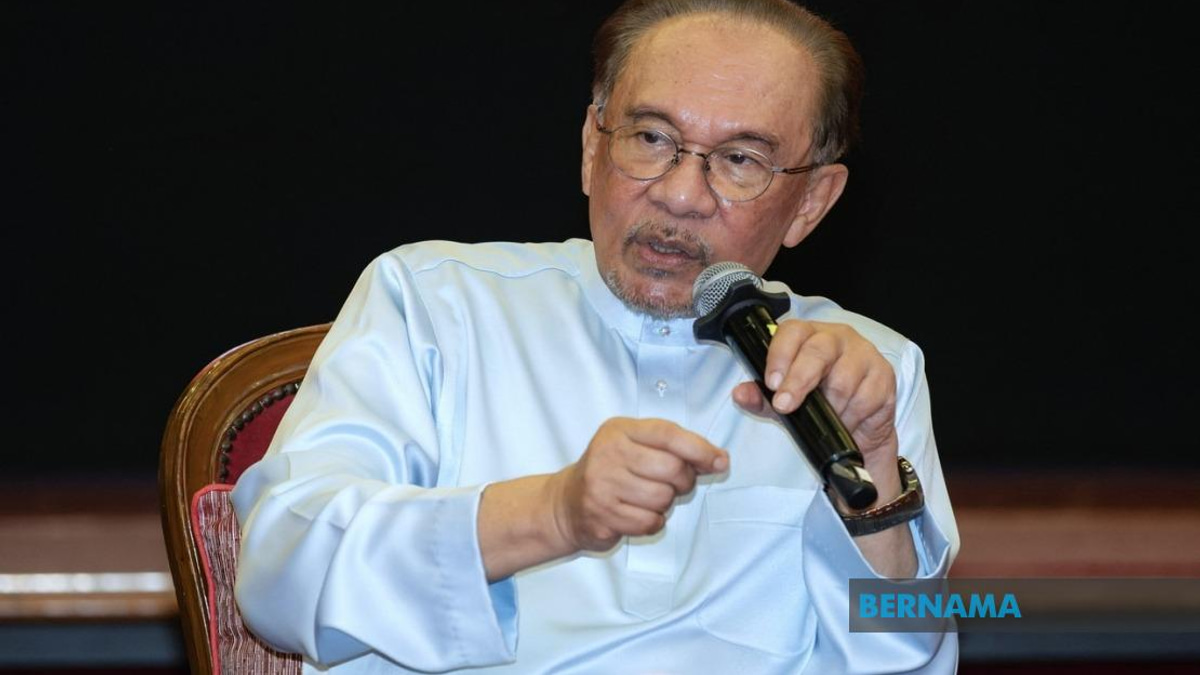 Anwar Escalates Pressure on Prabowo Over Felda's Stalled RM2.5 Billion Indonesia Investment