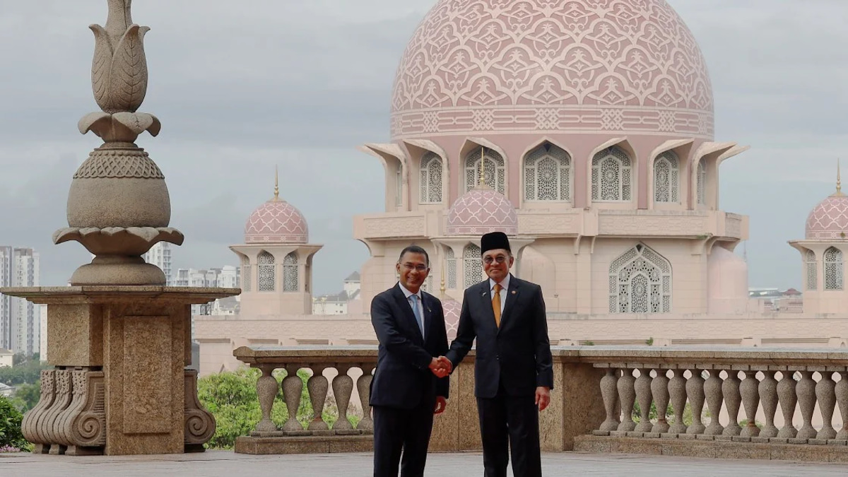 Anwar Hosts Bangladesh PM Tarique Rahman in Bilateral Visit