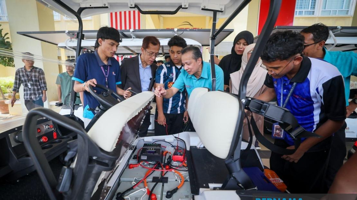 Jeli Polytechnic Develops First Solar-powered Buggy Cars In Kelantan