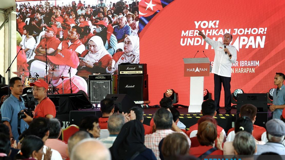 Anwar Urges Johor Candidates to Drop Najib Release from Campaign Trail
