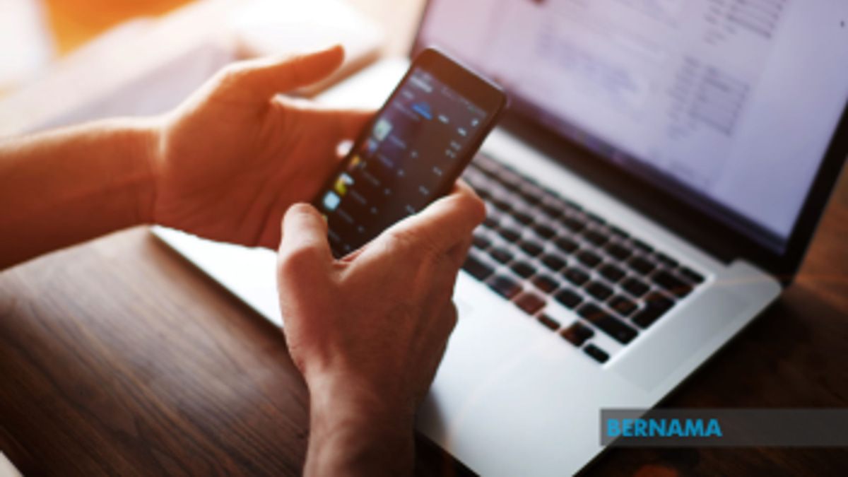 Malaysia's Digital Paradox: 98% Embrace Online Services Despite Mounting Security Fears